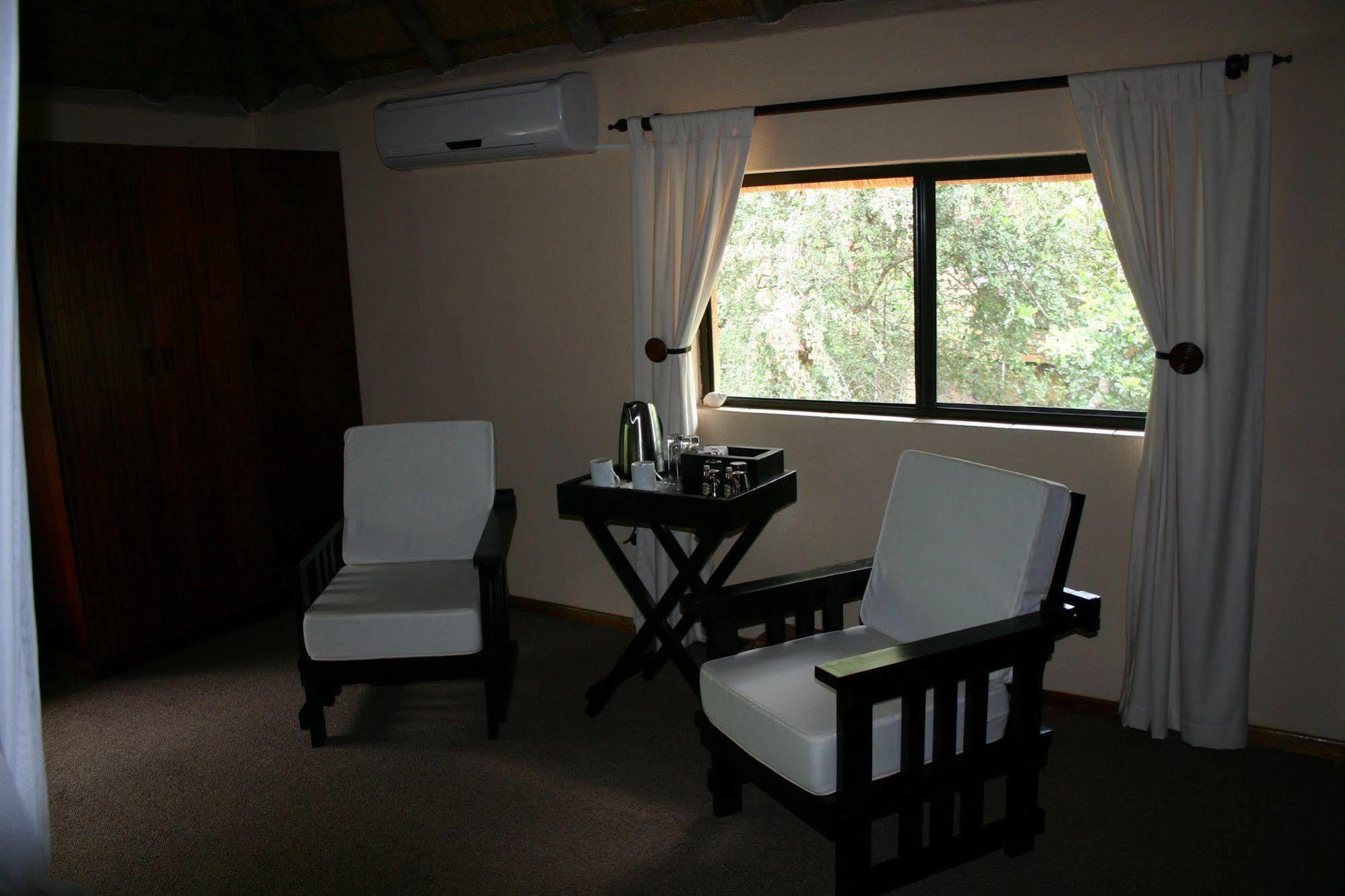 River House Hoedspruit Bagian luar foto