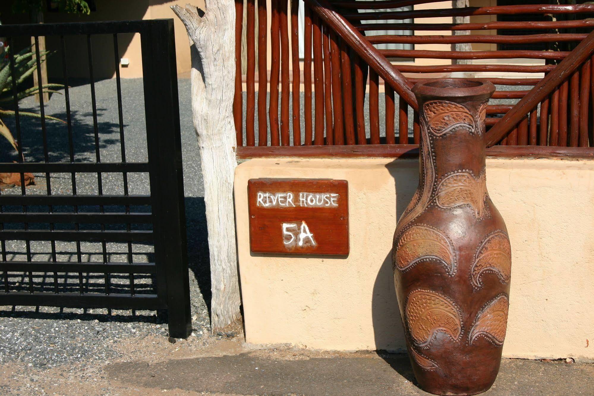 River House Hoedspruit Bagian luar foto