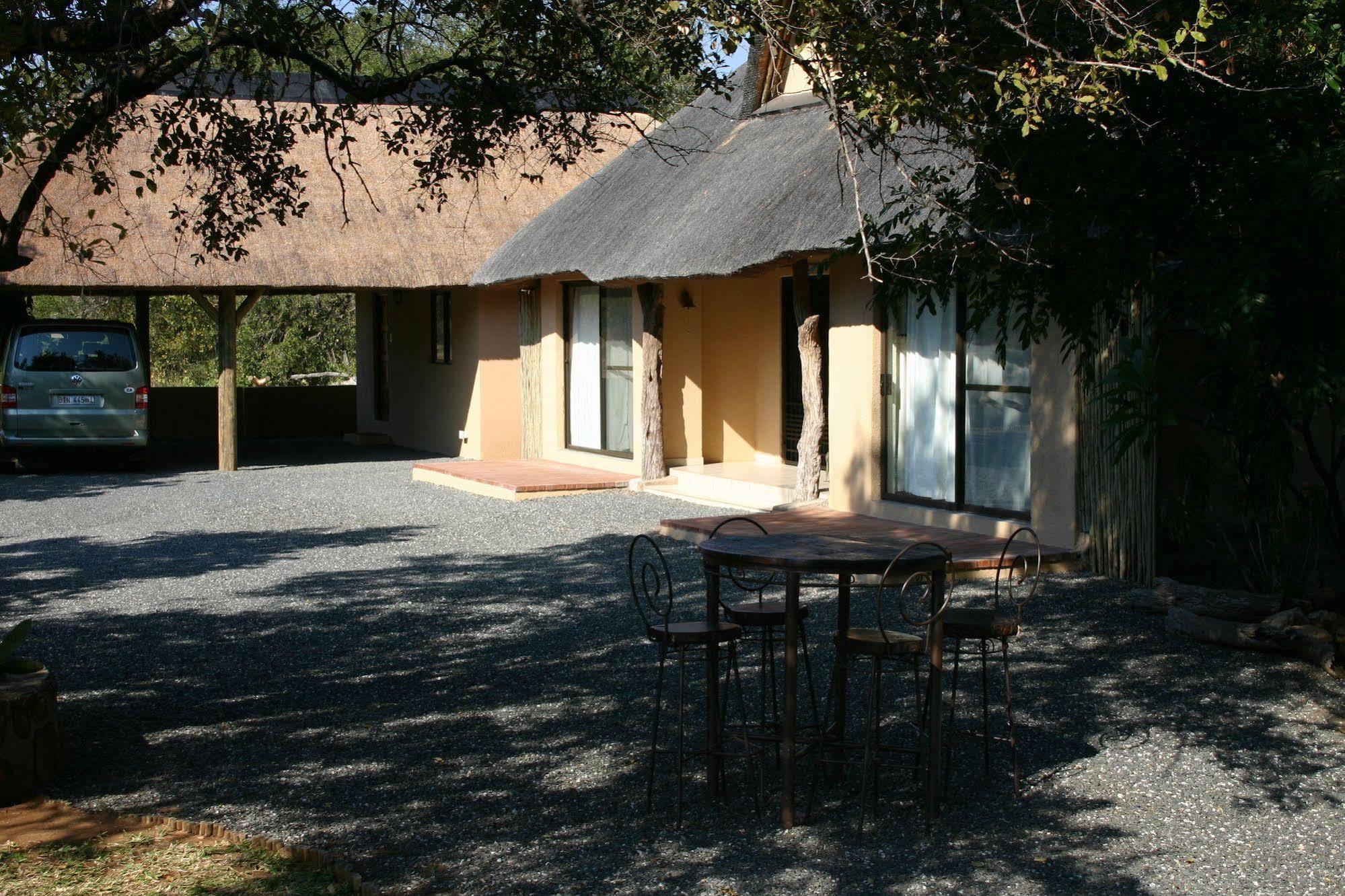 River House Hoedspruit Bagian luar foto